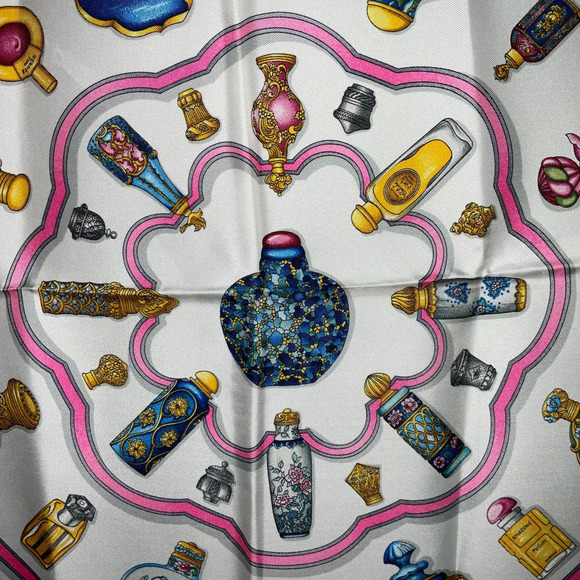 Hermes  “Qu' Importe Le Flacon” 100% Silk Scarf 90cm Square NWT/BOX - Picture 12 of 16